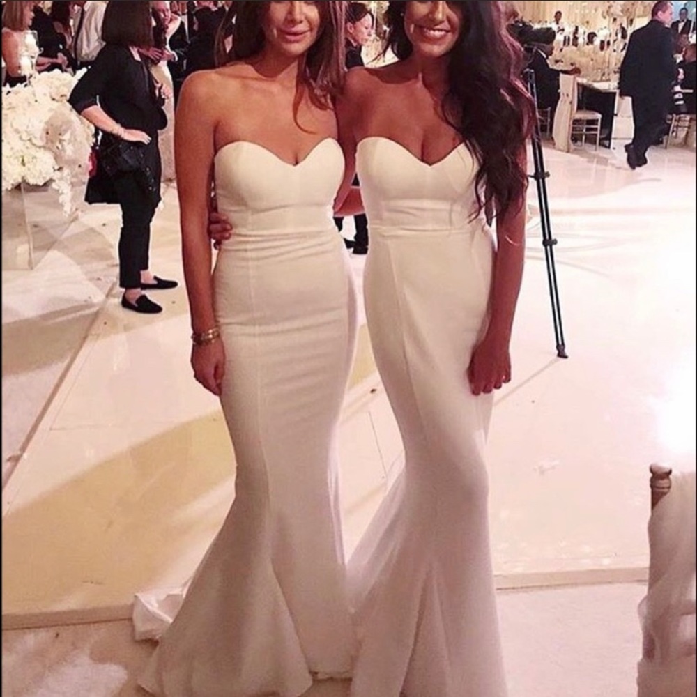 Elegant White Strapless Wedding Dress